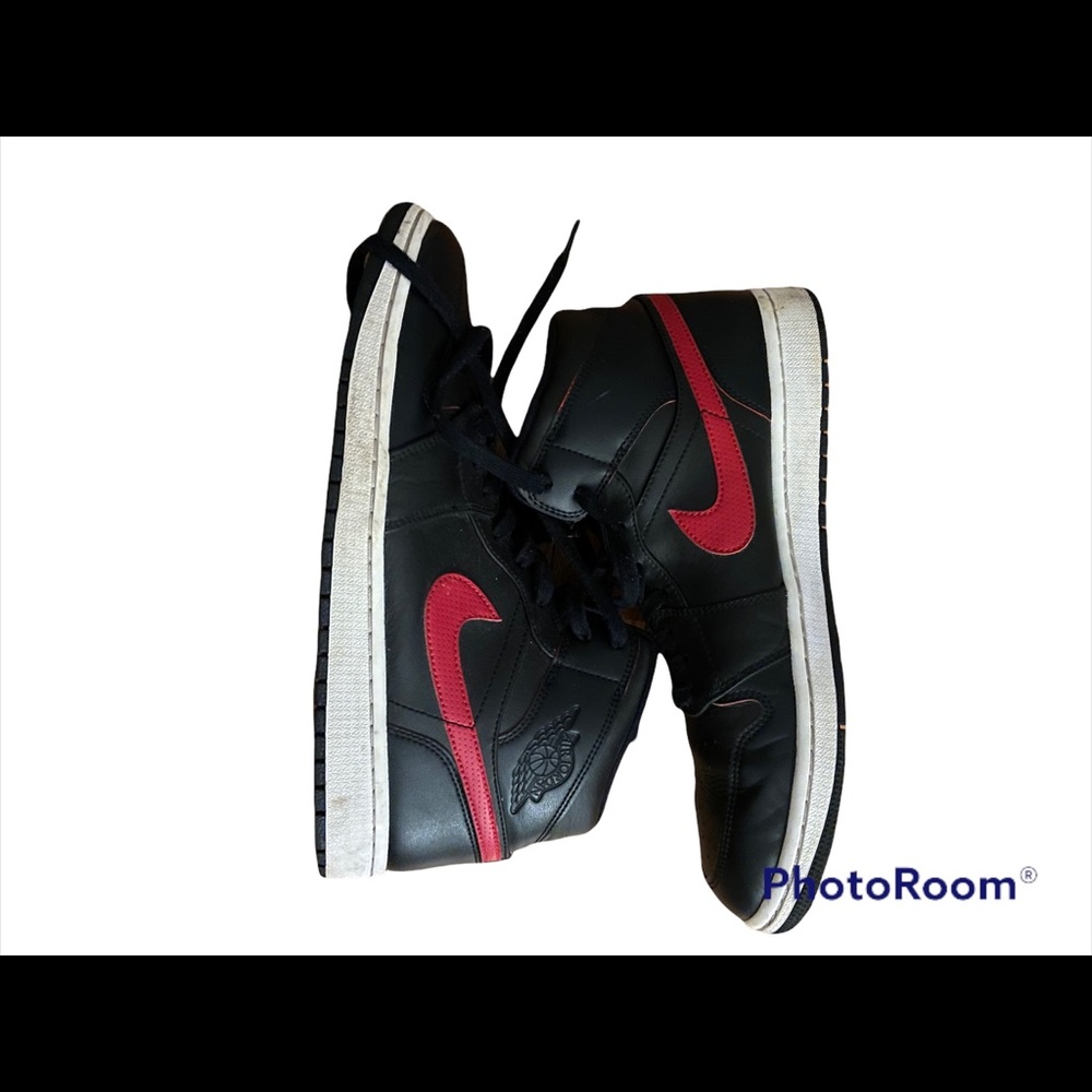 Nike Air Jordan 1 Retro Sneakers